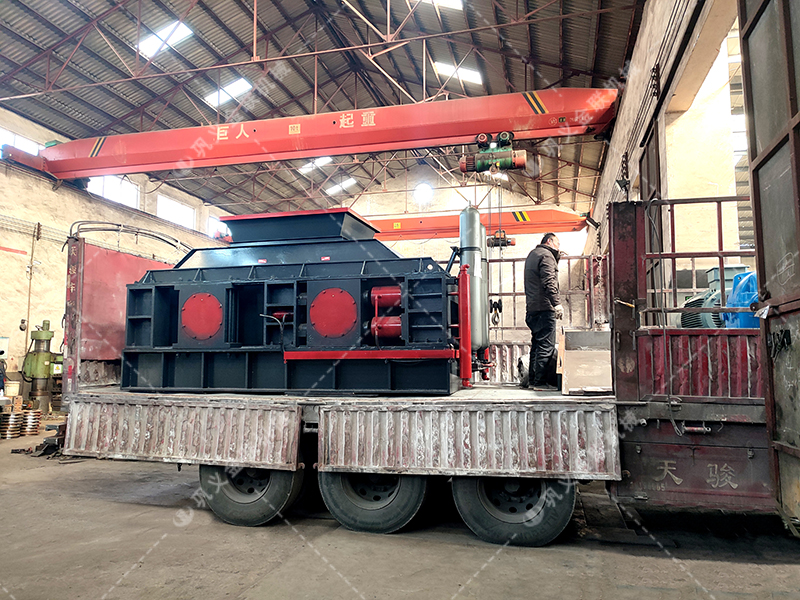 2PGY1500x1000型液壓對輥破碎機發往云南昆明 2PGY1500x1000型液壓對輥破碎機發往云南昆明