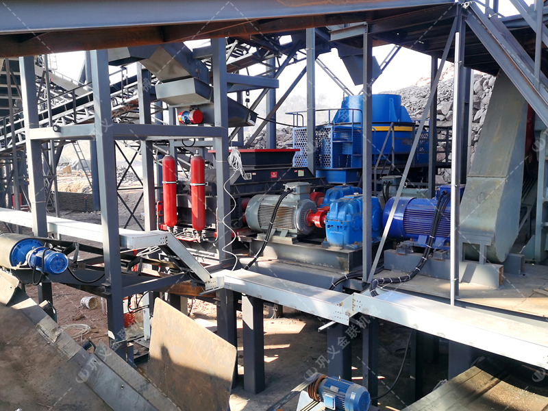 傳統制砂痛點頻出，液壓對輥制砂機提供怎樣的“一站式”解決方案？